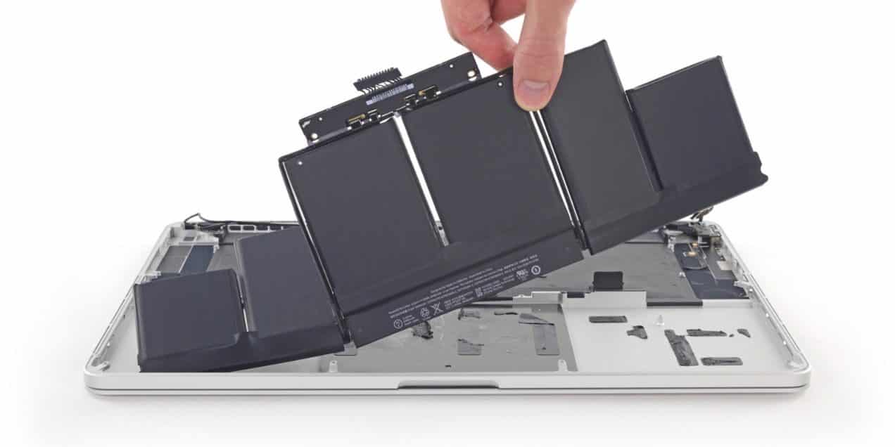 Macbook baterijos keitimas